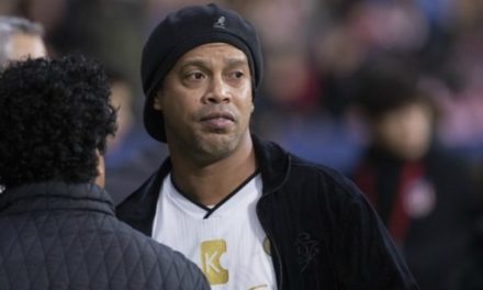 Ronaldinho, le Ballon d’or 2015 accusé d’utilisation de faux passeport