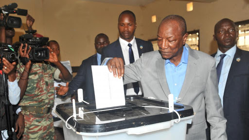 Réactions mitigés sur le double scrutin en Guinée