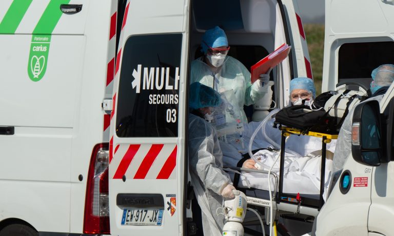 Coronavirus : à Strasbourg, les soignants submergés par la recrudescence de cas de contamination au Covid-19