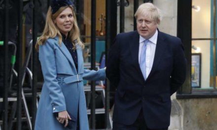 Royaume-Uni : Boris Johnson et sa fiancée Carrie Symonds annoncent la naissance de leur fils