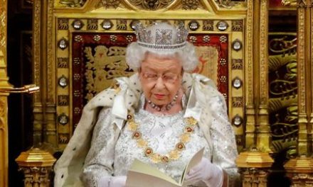 Le message historique de la reine Elizabeth II sur le coronavirus