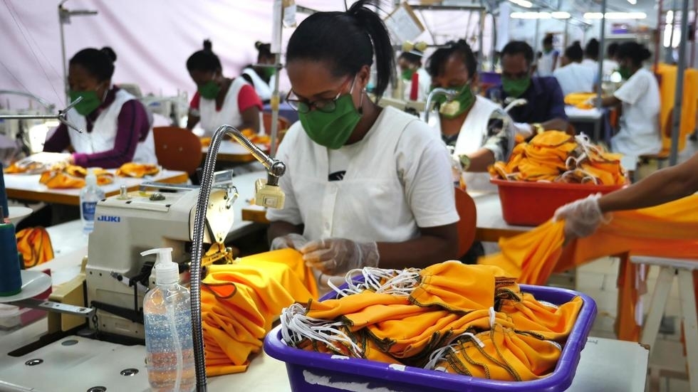 Madagascar: Quand l’industrie du luxe se met au service des plus démunis pour la fabrication de masque