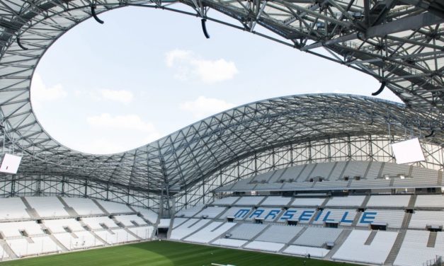 Coronavirus à Marseille : Une distribution de nourriture pour les étudiants et les plus démunis au Vélodrome