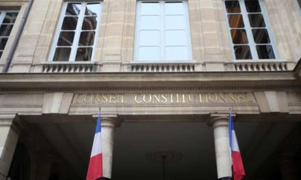 Le Conseil constitutionnel valide la loi prorogeant l’état d’urgence sanitaire mais censure deux dispositions