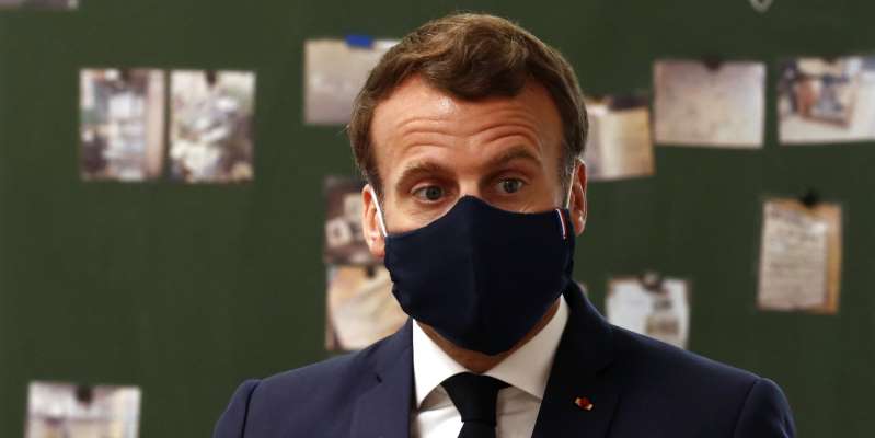 Emmanuel Macron affaibli par le Covid-19