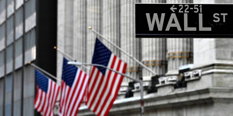 Coronavirus: L’économie Américaine s’écroule… Wall Street chute