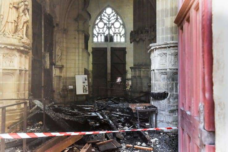Incendie à la Cathédrale Gothique de Nantes – Pas de trace d’effraction constaté