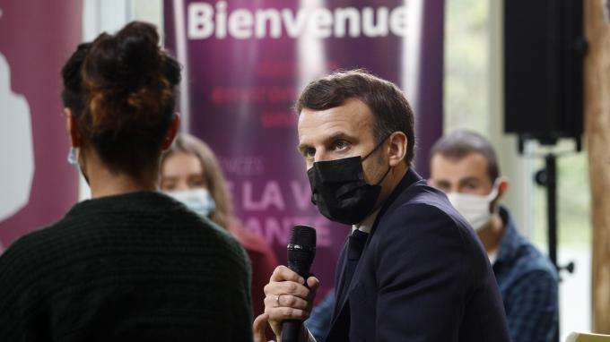 Les annonces de Macron pour les Etudiants face à la Crise