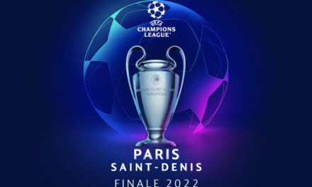 Le trophée de la Ligue des champions exposé au public à Paris avant la finale au Stade de France