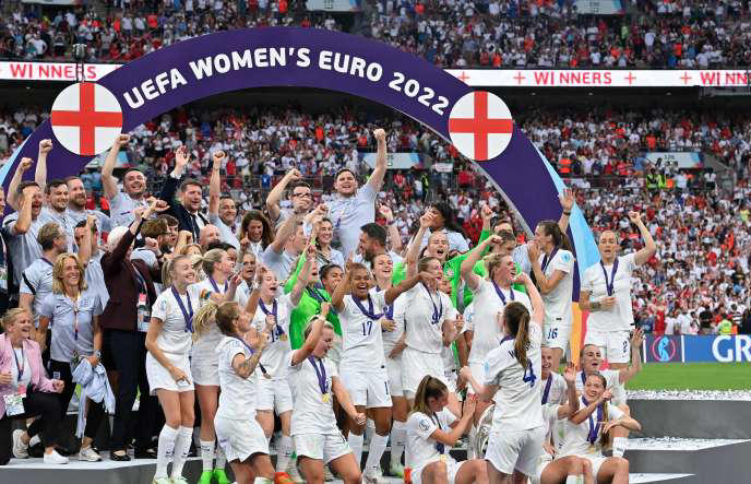 Euro féminin de football : les Anglaises sacrées championnes d’Europe pour la première fois de leur histoire